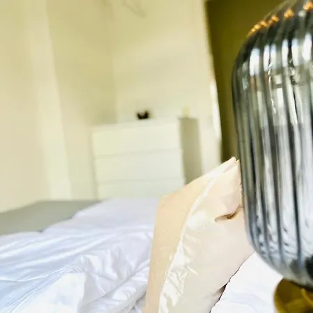 Renoviertes Apartment In Zentraler Lage - Wlan, Smart-Tv, Kueche, Balkon Und Queensize-Bett Fuer 4 Gaeste Erfurt Eksteriør billede