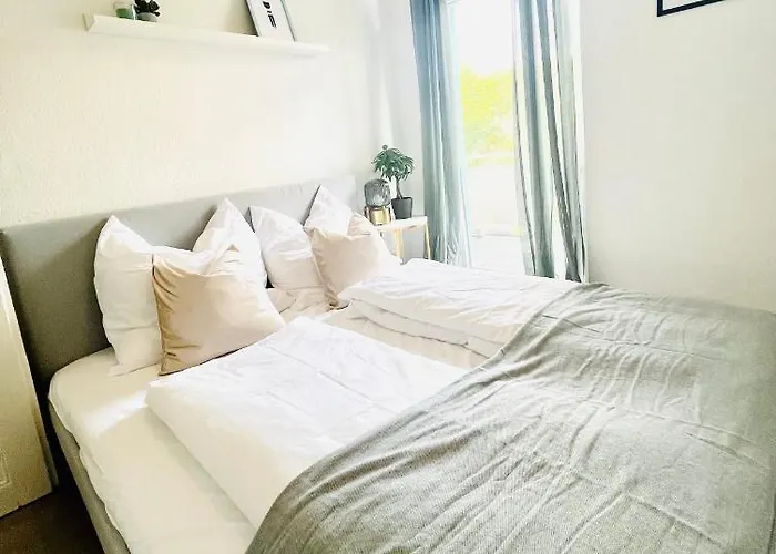 Renoviertes Apartment In Zentraler Lage - Wlan, Smart-Tv, Kueche, Balkon Und Queensize-Bett Fuer 4 Gaeste
