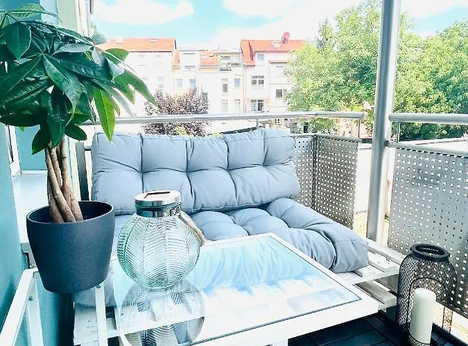 Renoviertes Apartment In Zentraler Lage - Wlan, Smart-Tv, Kueche, Balkon Und Queensize-Bett Fuer 4 Gaeste