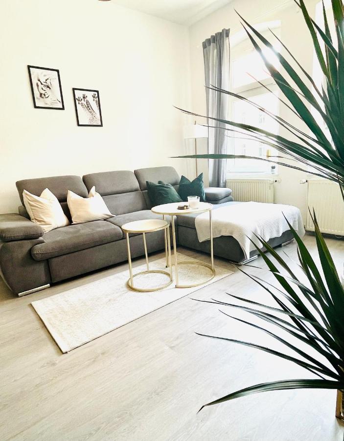 Zentrales Apartment: Modernisiert Mit Wlan, Smart-tv Und Balkon Apartment *