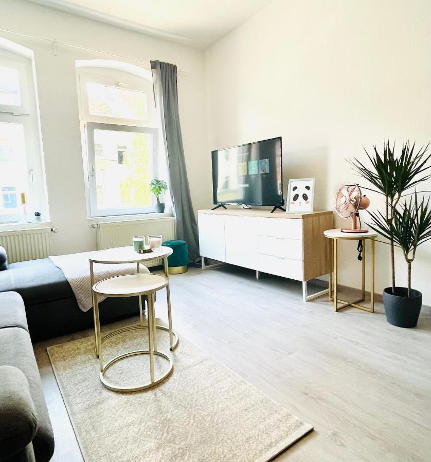 Zentrales Apartment: Modernisiert Mit Wlan, Smart-tv Und Balkon Apartment *