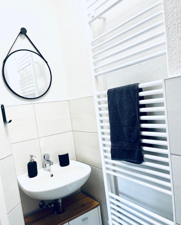 Zentrales Apartment: Modernisiert Mit Wlan, Smart-tv Und Balkon Erfurt